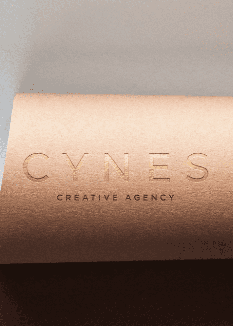 image design, logo CYNES sur un support de communication